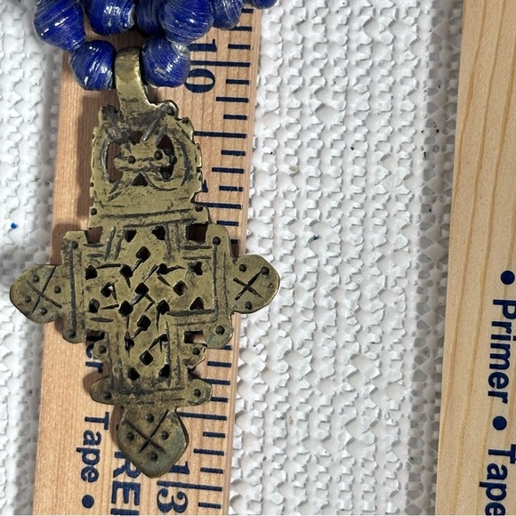 AKOLA NECKLACE HANDMADE RICE PAPER BEADS COBALT BLUE BRASS TONE MALTESE CROSS - Picture 16 of 16